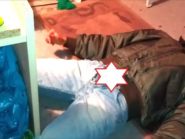 Selbst- Schwanzbondage!