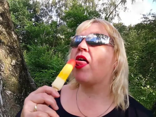 Eis am Stiel - lutschen