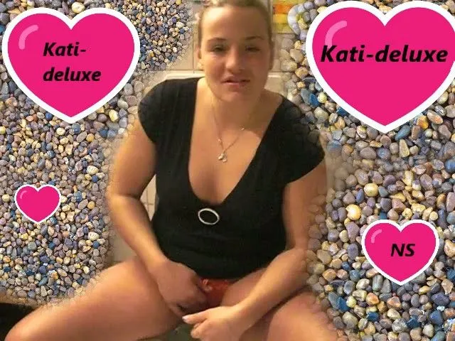 Durch den roten Slip gepisst