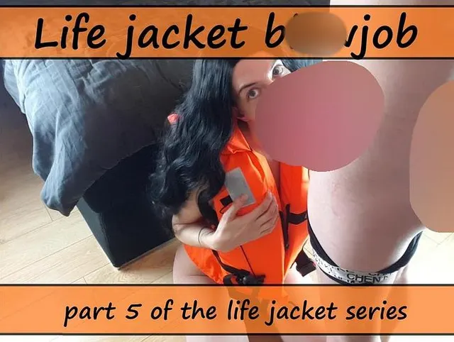 Rettungswesten-Blowjob mit Sperma im Mund