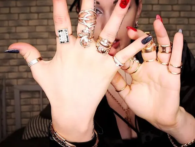 Meine goldenen Ringe machen mich, dich und meinen Freund geil