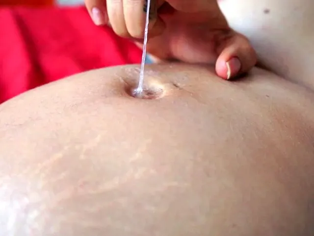 Ich weiß, dass mein schwangerer Bauchnabel dich verrückt macht (POV)