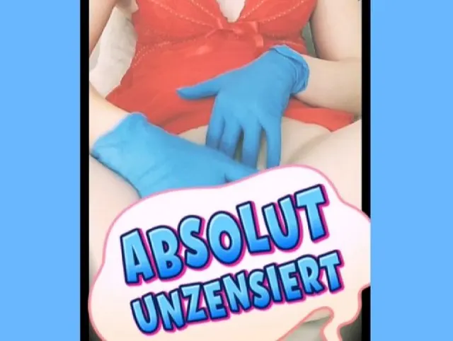 Selbstbefriedigung mit Latexhandschuhen auf Wunsch