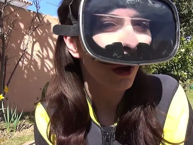 Überschwemmte Maske in vollem Gang HD
