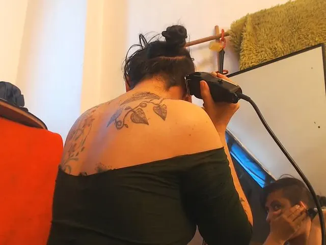 Haare schneiden und rasieren