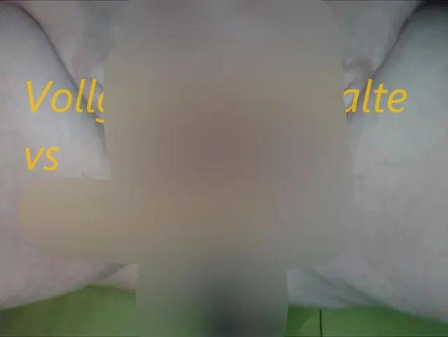 Vollgespritzte Spalte vs. Fickmaschine
